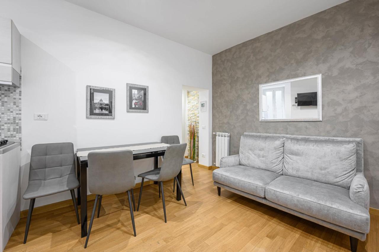 Navona & Pantheon Cozy Apartment โรม ภายนอก รูปภาพ